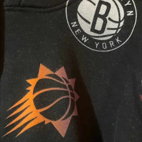 Hollister Black Hoodie with Red NBA Team Logo - oversized fit - Picture 3 of 7